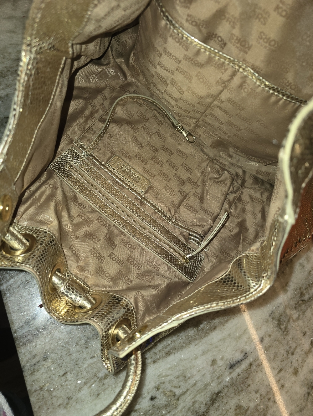 MK Metallic Gold Large Astor Tote Bag - Picture 3 of 7